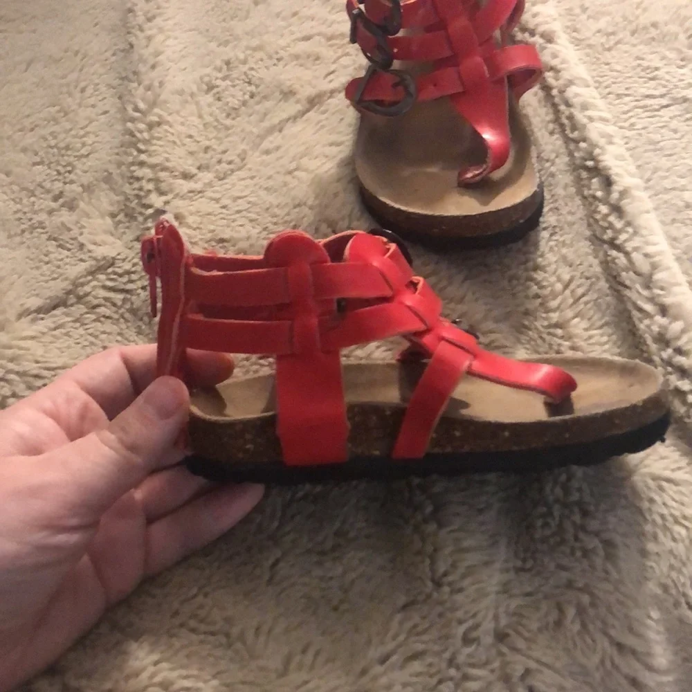 🔹4 for $30 Girls Coco Sandals, size 7